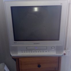 TELEVISORE CON DVD 164